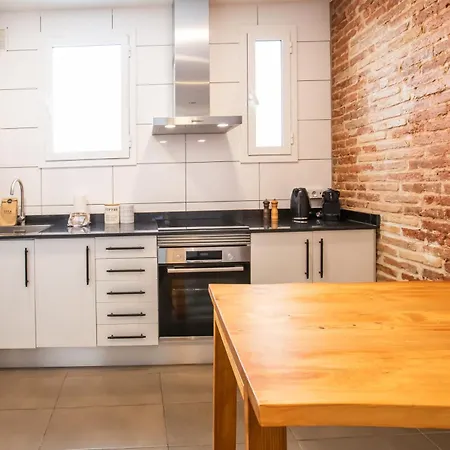 33mal1082- Big 2br Near Sagrada Familia バルセロナ
