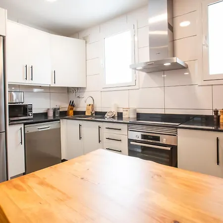 33mal1082- Big 2br Near Sagrada Familia アパート